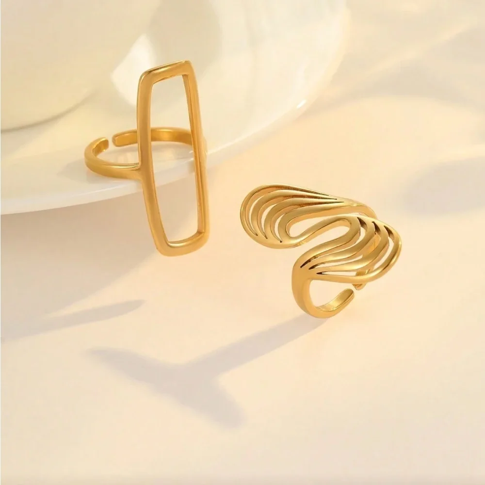 Anthropologie Gold Rectangular & Oval Hollow Ring Set